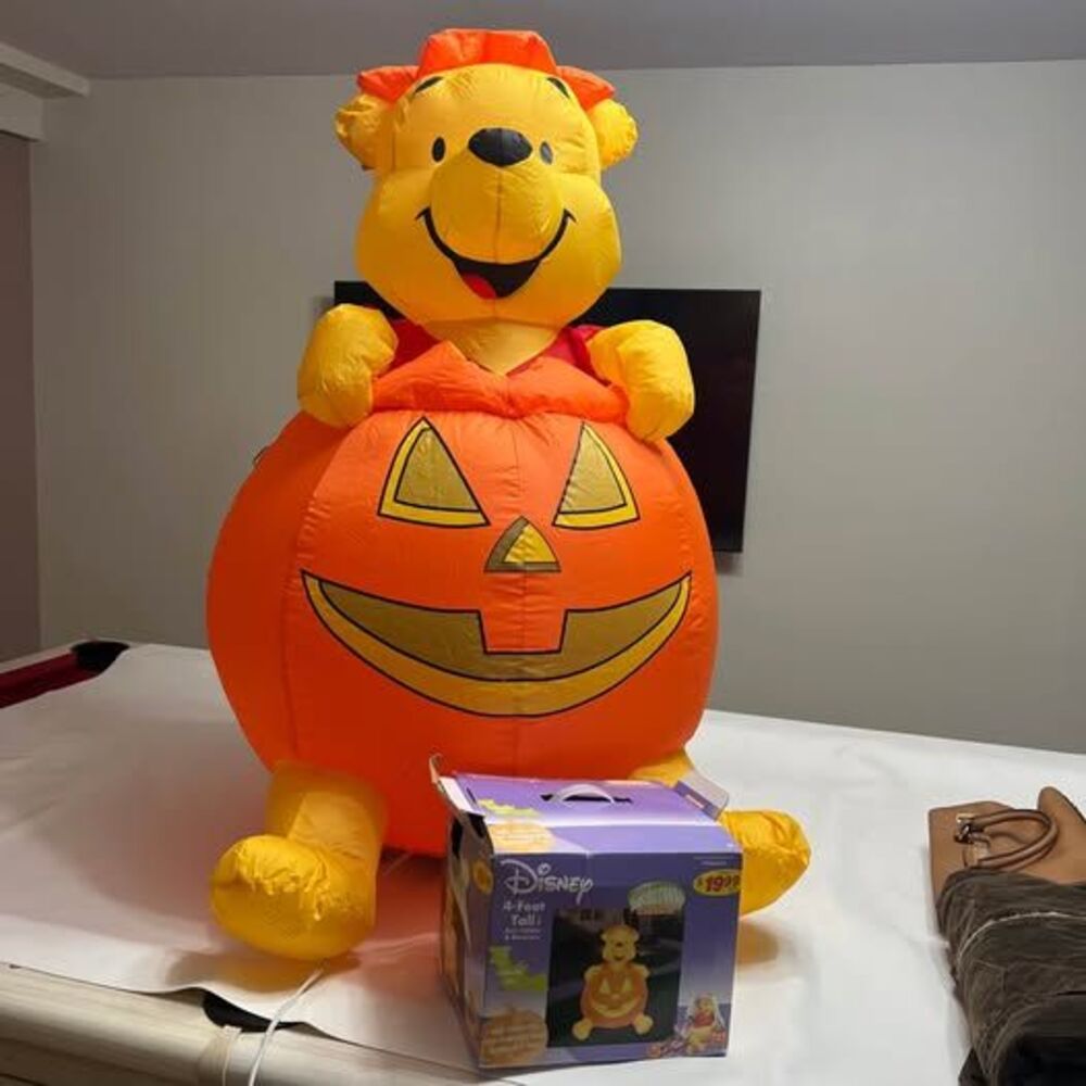 Gemmy Winnie the Pooh Halloween Inflatable Pumpkin 2004 Indoor Outdoor Decor